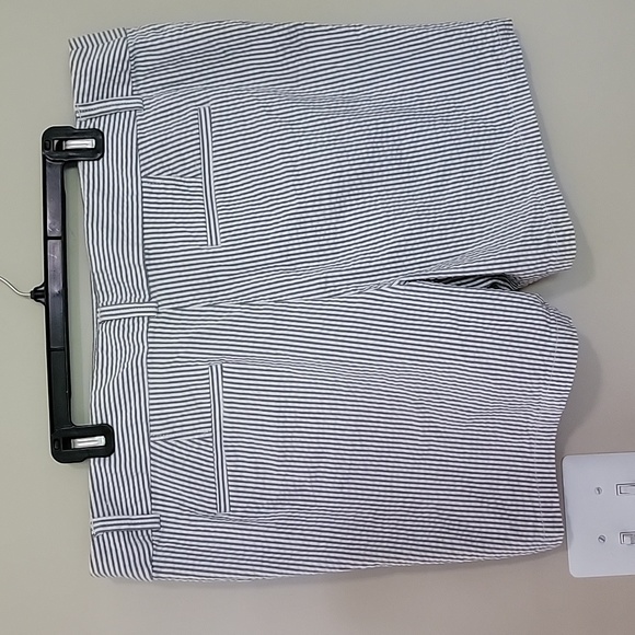 Shorts - Picture 2 of 3